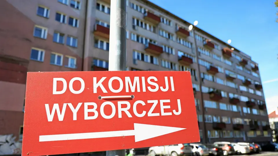 Akt oskarżenia dla dziewięciu członków komisji w Ostrowi Mazowieckiej za błędne liczenie głosów