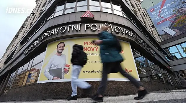 Policie zasáhla ve VZP a desítce farmaceutických firem v Praze