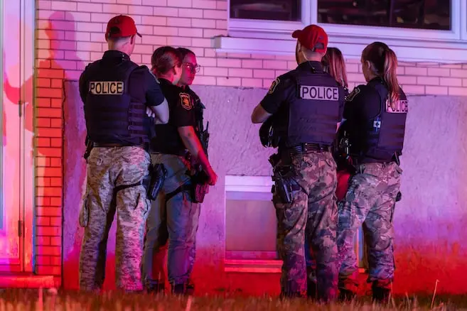 Jeune femme grièvement blessée à Québec : la police confirme une erreur cible liée au narcotrafic