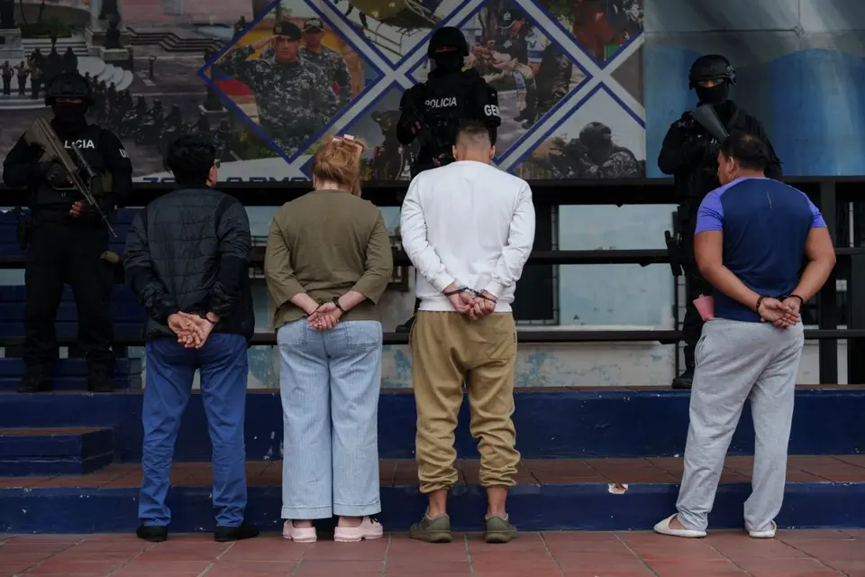 Ocho detenidos en Ecuador por red de certificados falsos que beneficiaba a narco albanés