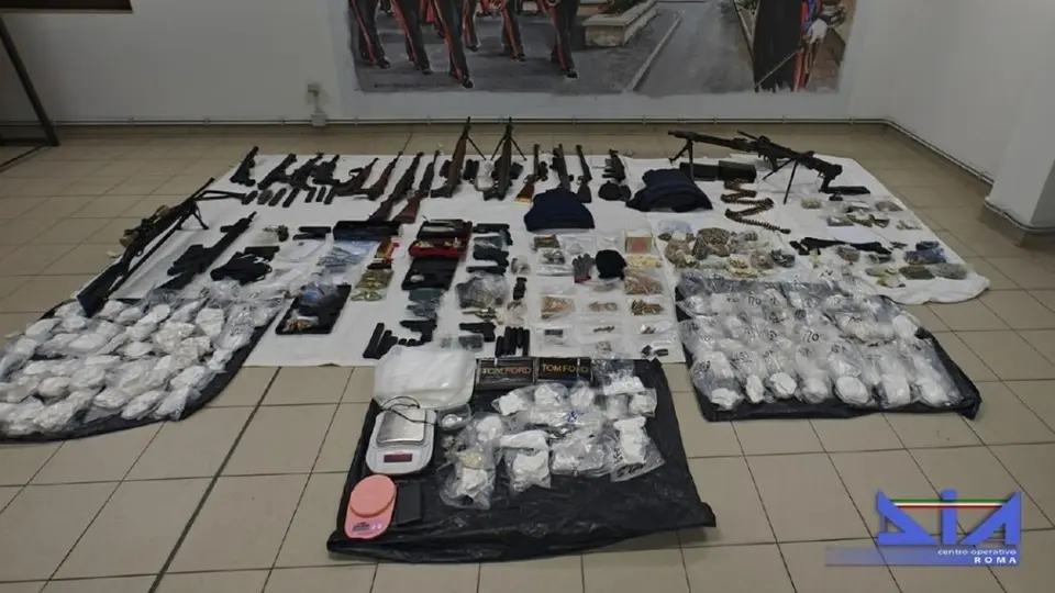 War arsenal seized in Aprilia: four detained over planned ambush against rival gang