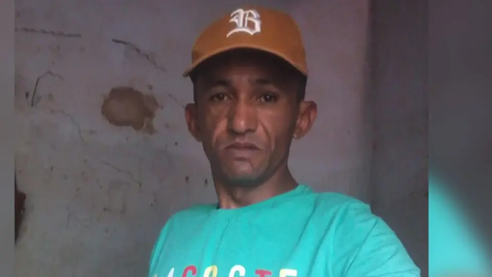 Homem encontrado morto a facadas no quintal de casa em Batalha, no Piauí