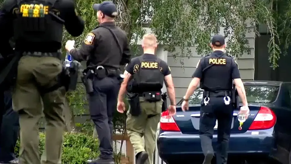 Dismembered woman found at Georgia apartment complex, 18-year-old held
