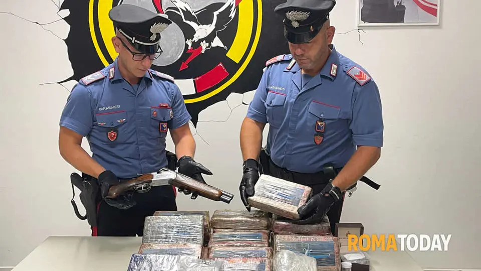26 kg of cocaine and sawn-off shotgun: man arrested in Cisterna di Latina