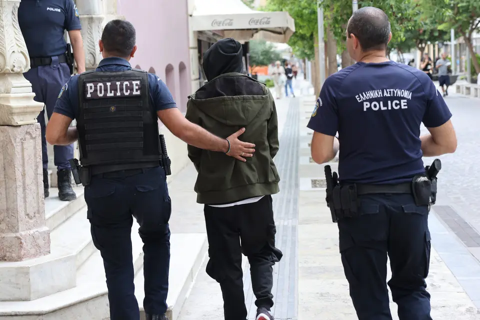 Σύλληψη 40χρονου στο Ηράκλειο: παιδική πορνογραφία και παρενόχληση τριών γυναικών