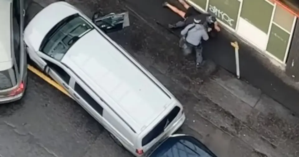 PSNI seizes £250,000 in suspected Class A drugs after armed arrest in Belfast city centre