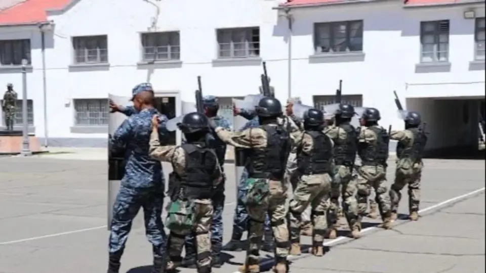 Multinational workshop in La Paz: military personnel from six countries train against cartels