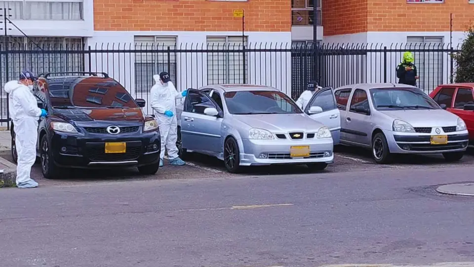 Hombre asesinado a tiros dentro de un vehículo en Usaquén, norte de Bogotá