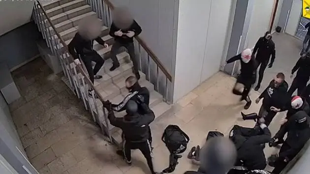 Police identify some attackers from Hostivař incident, continue to search for others