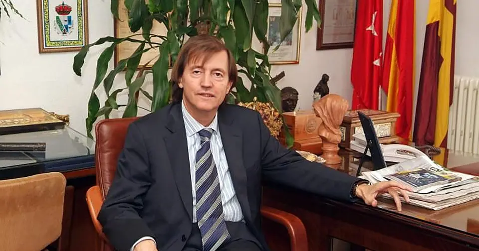 Public prosecutor seeks ten-year disqualification for former Navalcarnero mayor over irregular purchases
