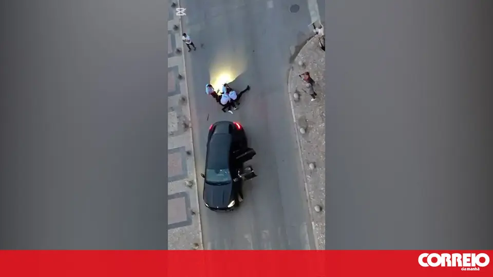 Brasileiro detido na Costa de Caparica com pistola da PSP e cocaína após tentar atropelar GNR