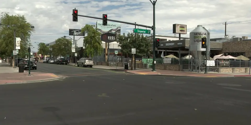 Man stabbed to death in downtown Las Vegas parking lot, suspect at large