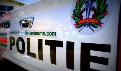 Narcoticabrigade Suriname legt beslag op ruim 230 drugspakjes bij drie hotspots