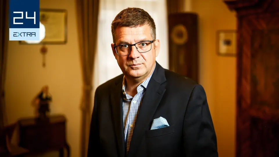 Arrest of Miklós Seszták: 11 billion forint bribery case involving Volánbusz
