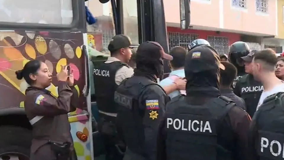 Centro de rehabilitación clandestino clausurado en sur de Guayaquil: 55 personas halladas y cuatro con órdenes de captura