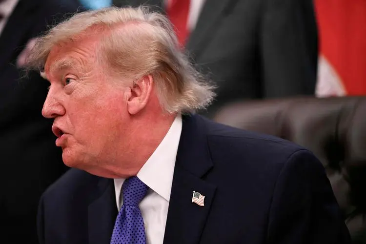 Trump overrasket: Fem løsladte terrormistænkte nær RAF Fairford stadig under efterforskning