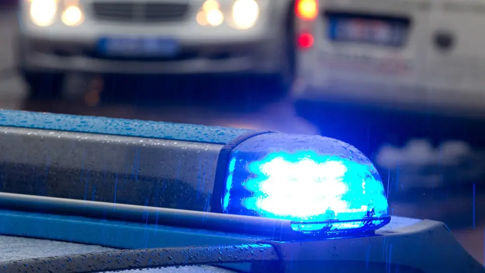 Drei Männer in Euskirchen in Gewahrsam — Messerdrohung und Angriff auf Polizisten
