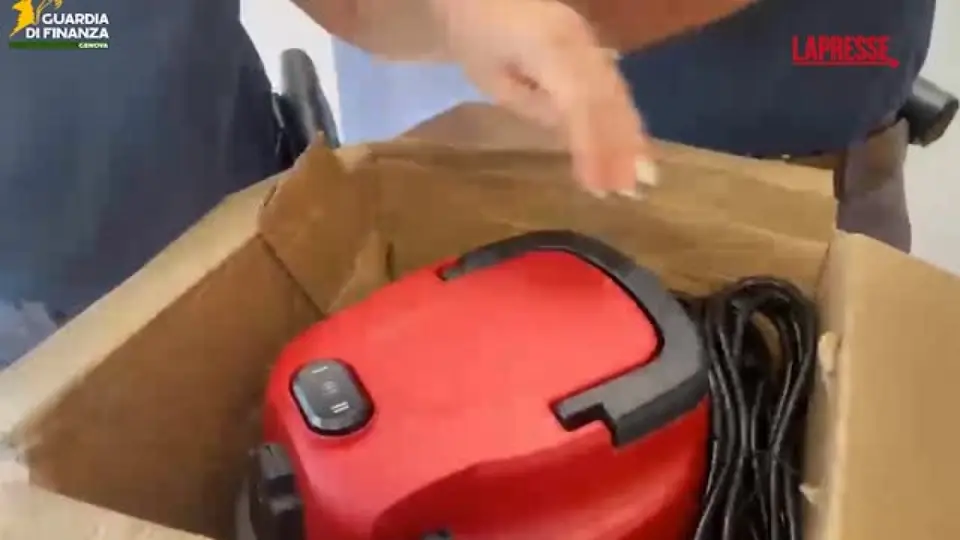 Genova, sequestrati 33 kg di droga nascosti in aspirapolveri e casse acustiche