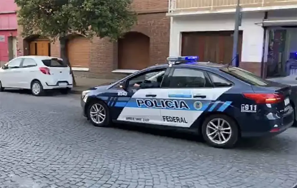 Dos agentes de Inteligencia de la PFA detenidos por robos en Villa Bosch