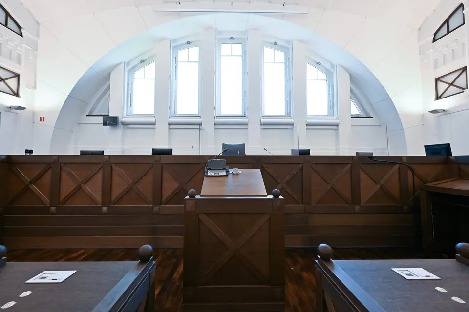 Rape trial in Luxembourg: uncle denies niece's allegations, 8 years sought