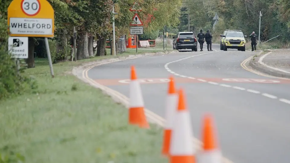 Verdächtiger rief selbst Polizei: Fünf Festnahmen bei RAF Fairford