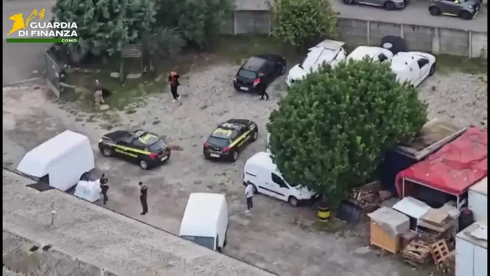 Cocaine found at car dealership: three Moroccan brothers arrested in Senna Comasco