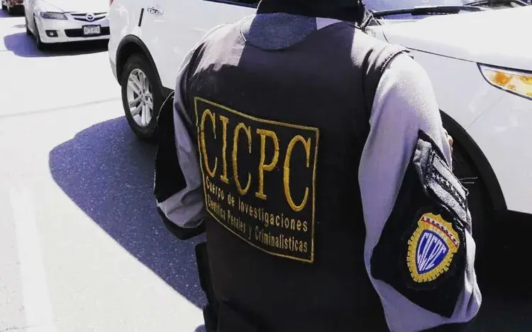Cashier arrested in Caracas for overcharging customers and keeping the surplus