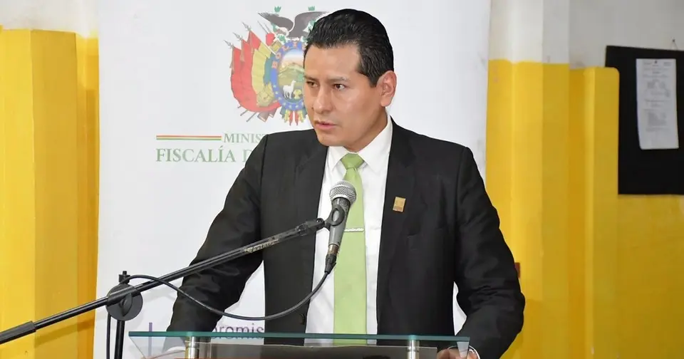 Policía cerca fiscalía de La Paz en busca del fiscal Luis Carlos Torrez