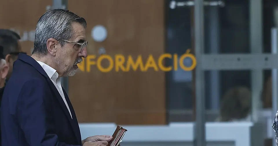 El excomisionado de la dana niega ante el juez que el título falso de su expediente sea suyo