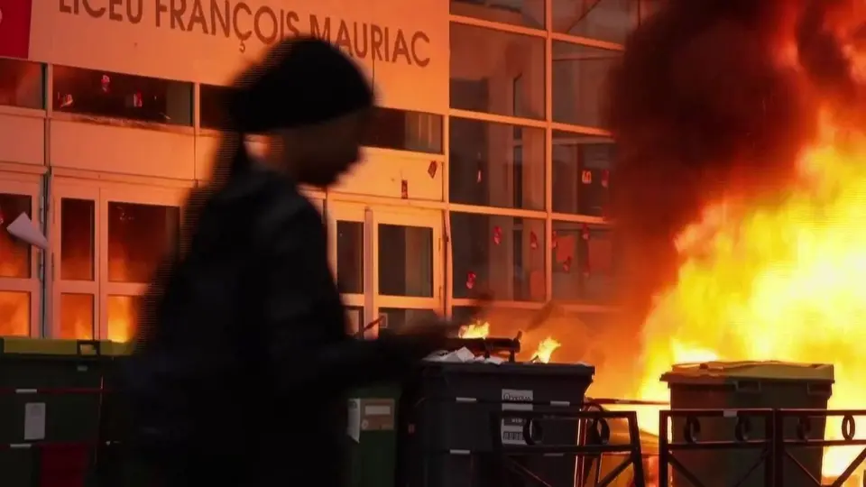Student blockades: 1,949 arrests and deliberate fires in France