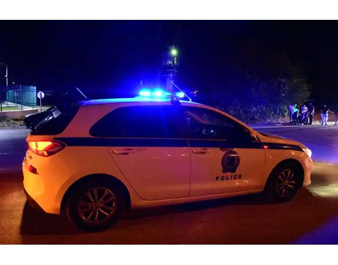 Disturbance in Tsikalaria, Chania, caused by out-of-control driver - police officer injured