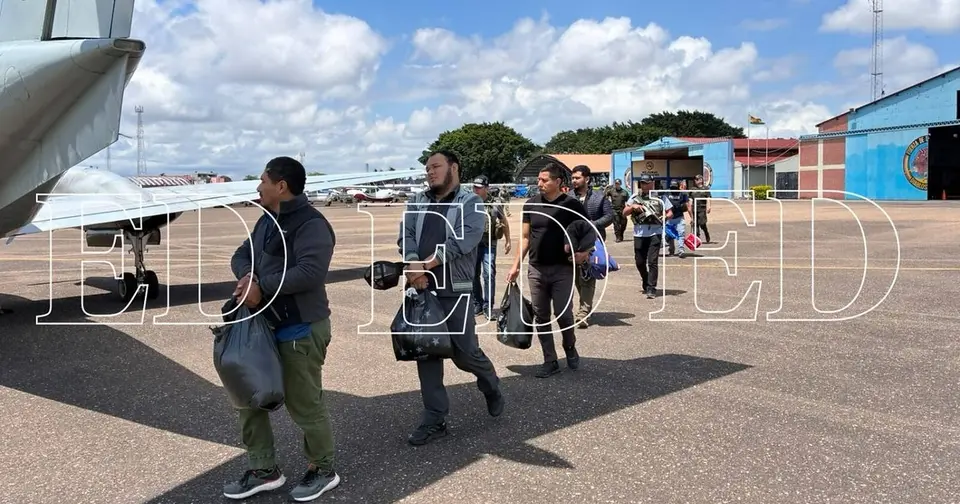 Cuatro aprehendidos por dinero en ambulancia de Mariaca son trasladados a La Paz