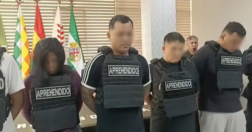 Banda peruana detenida en Santa Cruz por robos a domicilios con placas falsas