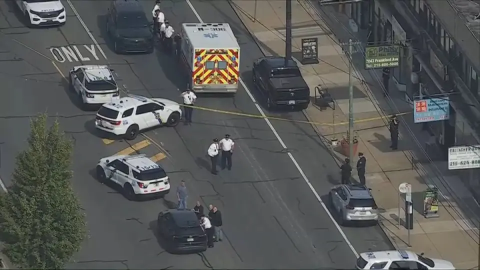 Philadelphia police shoot and kill 26-year-old in Mayfair after foot chase
