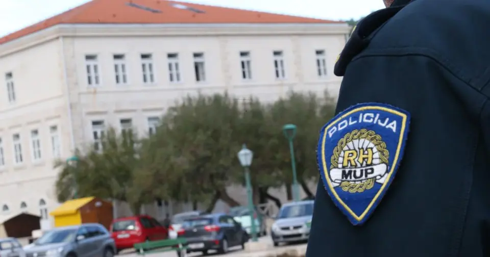 Istraga u Varaždinu: trojica osumnjičenih prodavali MDMA, LSD i amfetamin učenicama