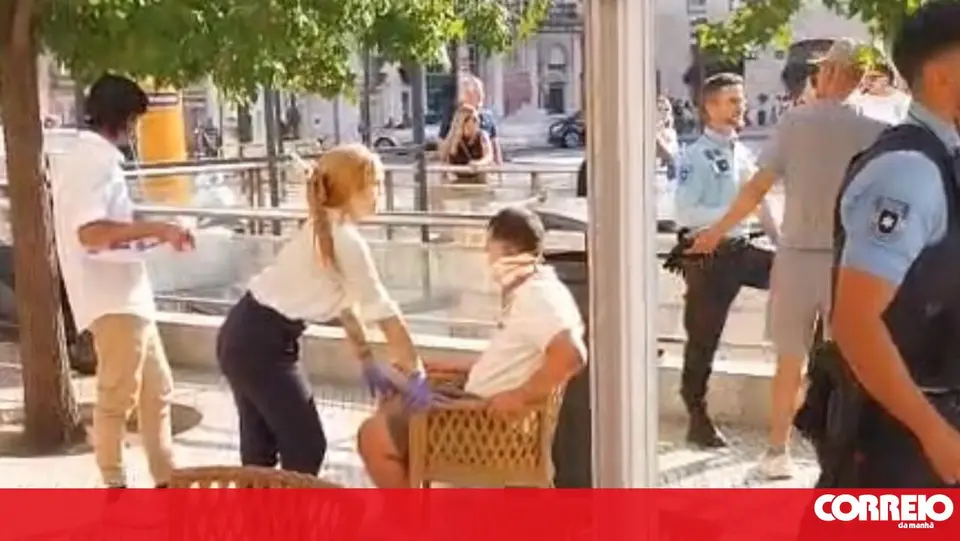 Dois esfaqueados em assalto na Praça dos Restauradores em Lisboa