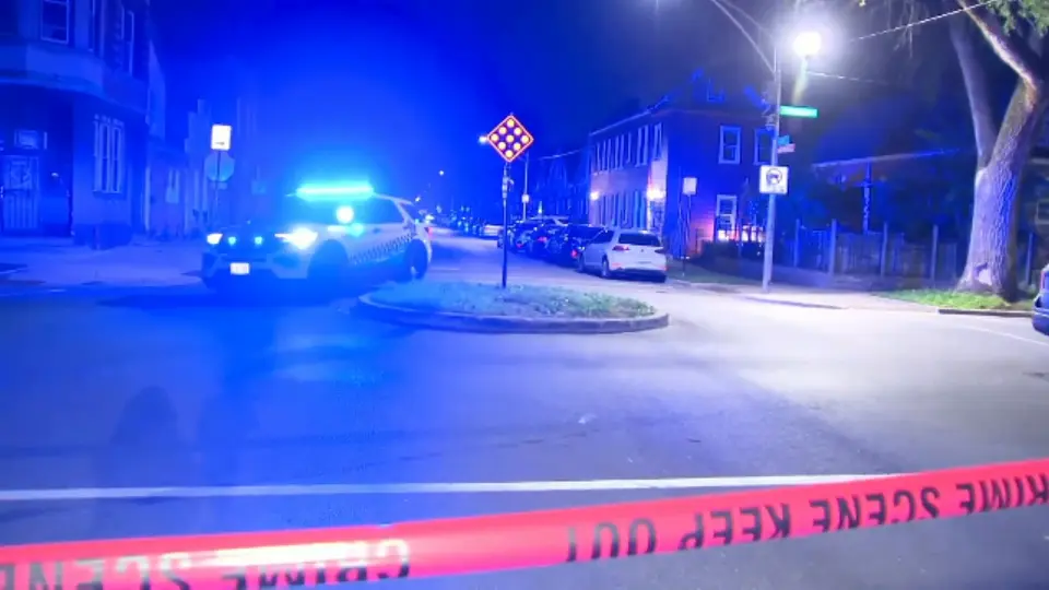 Off-duty Chicago officer shoots two men in Little Village altercation