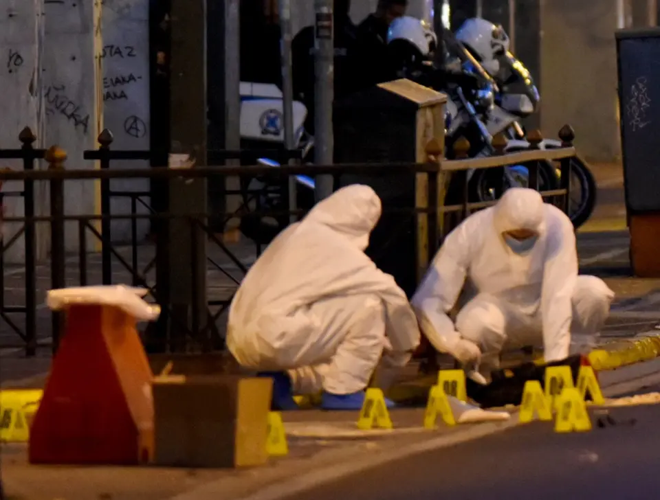 Χειροβομβίδα σε κατάστημα στην Αχαρνών – δεύτερη επίθεση στο ίδιο σημείο