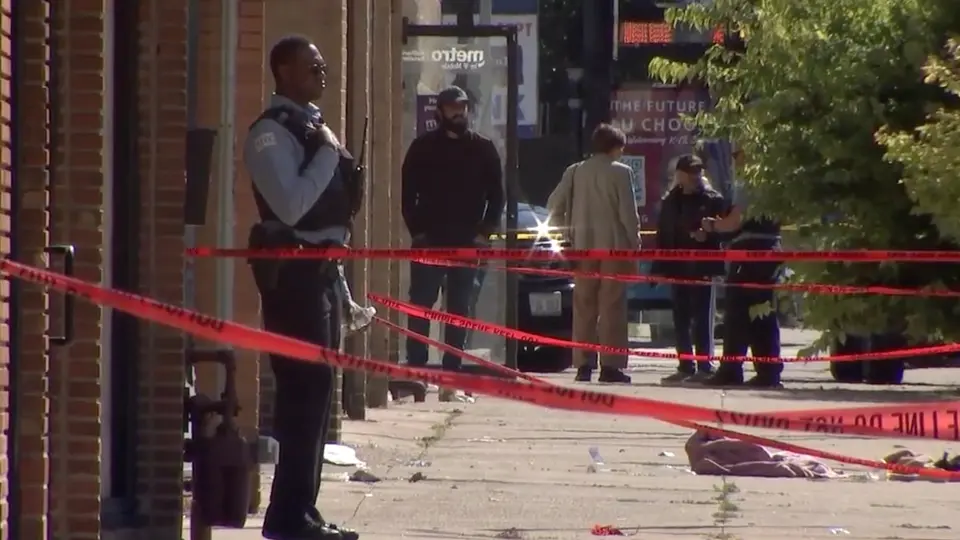 Girl, 7, fatally stabbed on Chicago sidewalk, female suspect detained by bystanders