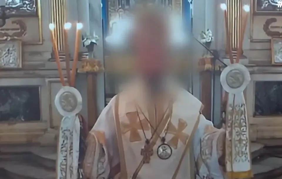 Arrest of clergyman in Petralona for inappropriate public conduct