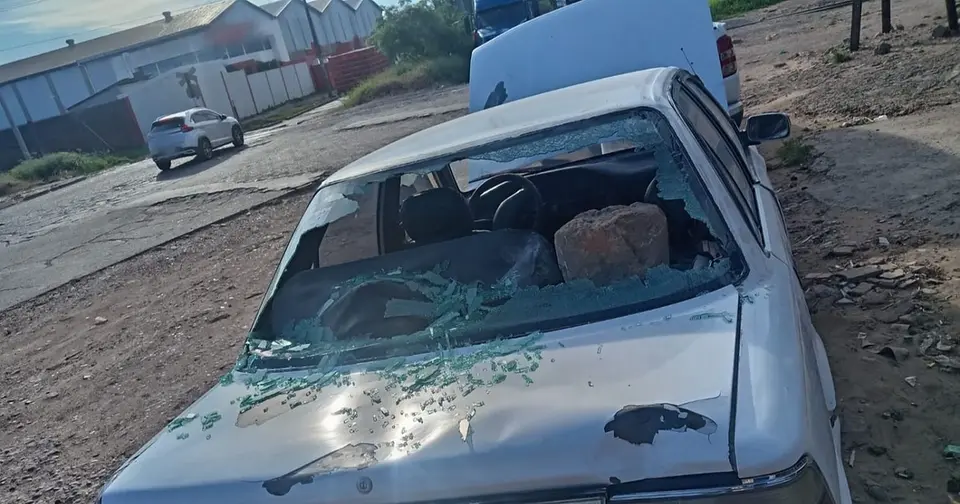 Taxista asesinado a pedradas en el Parque Industrial de Santa Cruz; hay un detenido