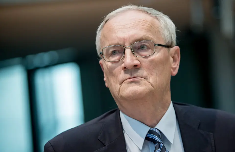 Ehemaliger BND-Chef August Hanning wegen Spionage und Landesverrats festgenommen