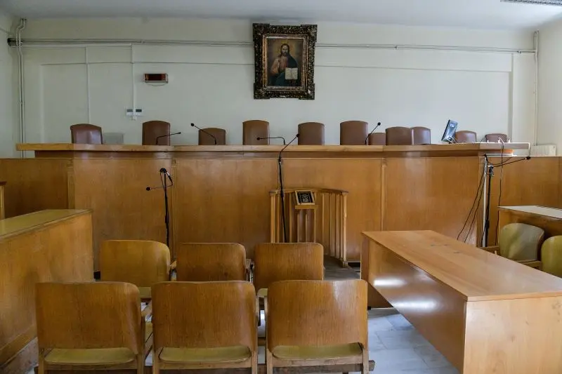 Καταδίκη δύο αδελφών για επίθεση με μπουκάλι σε Γάλλο τουρίστα στο Ρέθυμνο