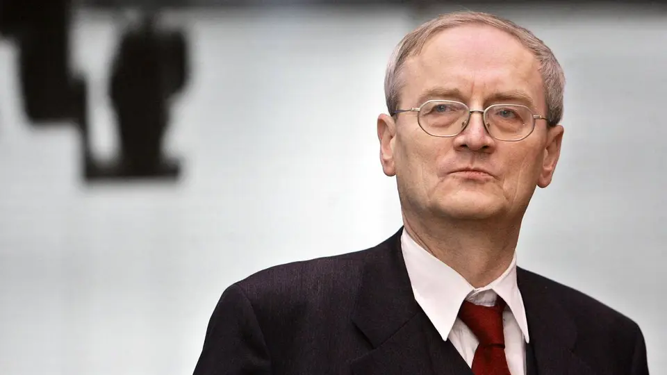 Arrest of former BND chief August Hanning on espionage and high treason charges