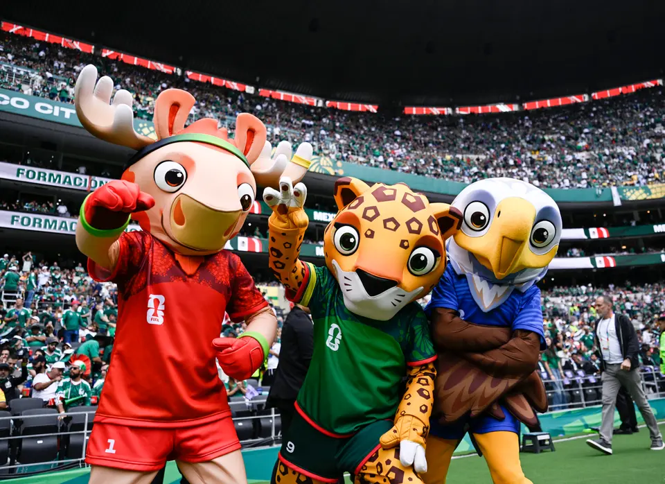 Policía peruana detuvo a un narcotraficante disfrazada de mascotas del Mundial
