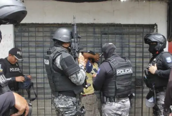 Policía ecuatoriana captura 15 objetivos penales y golpea 31 células criminales en una semana