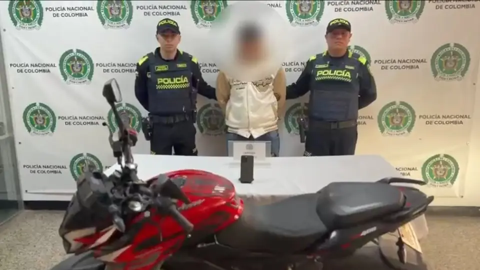 Mobile phone thief arrested in Bosa after being detained by community