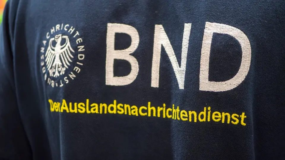 Bývalý šéf BND Hanning zadržen: podezření ze špionáže a předávání tajných dokumentů