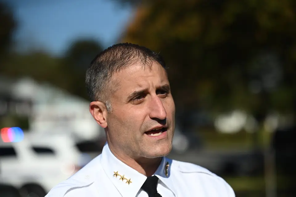 Man barricades himself during standoff with Colonie Police on Tattersall Lane