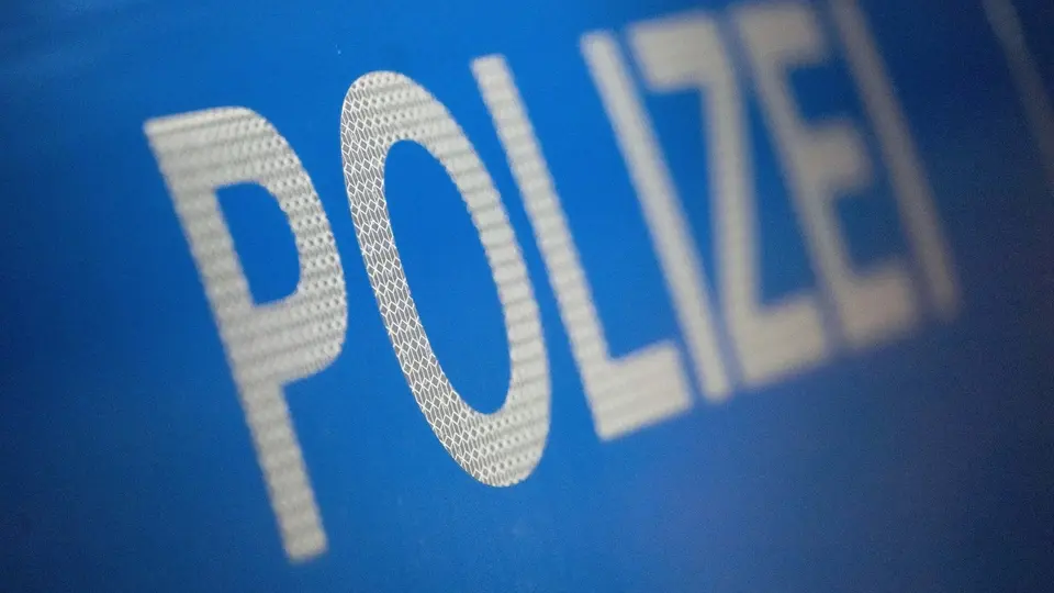 Jäger feuert Pistole in Wohnung – Polizei beschlagnahmt Waffen